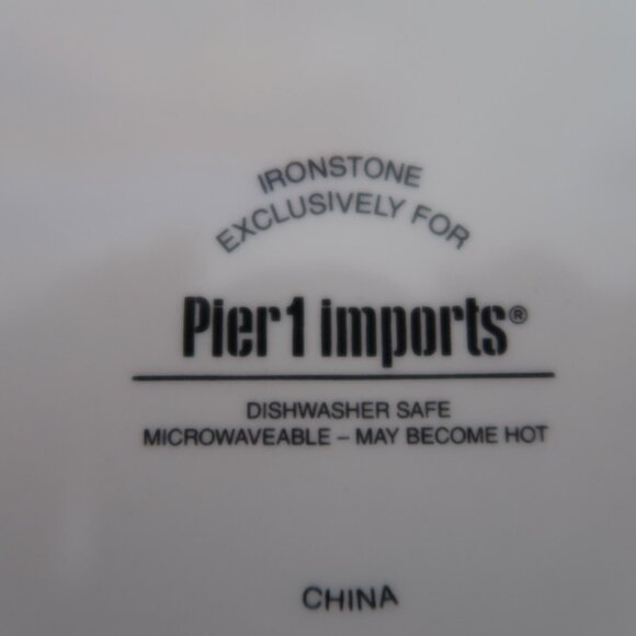 EUC Vtg Pier 1 Imports 8.75" Plate w/Cats & Dogs Wearing Head Phones - Picture 5 of 7